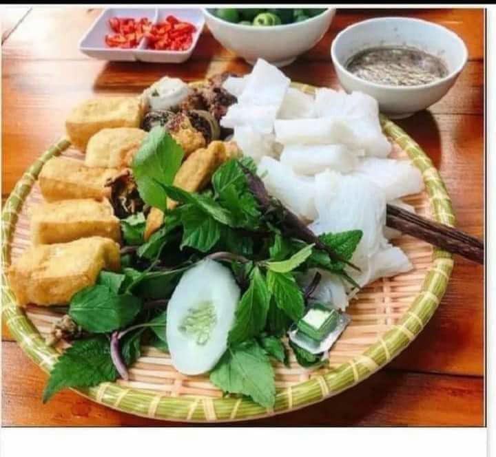 ĐĨA NHỰA GIẢ TRÚC ĐAN HÌNH TRÒN CAO CẤP 23cm